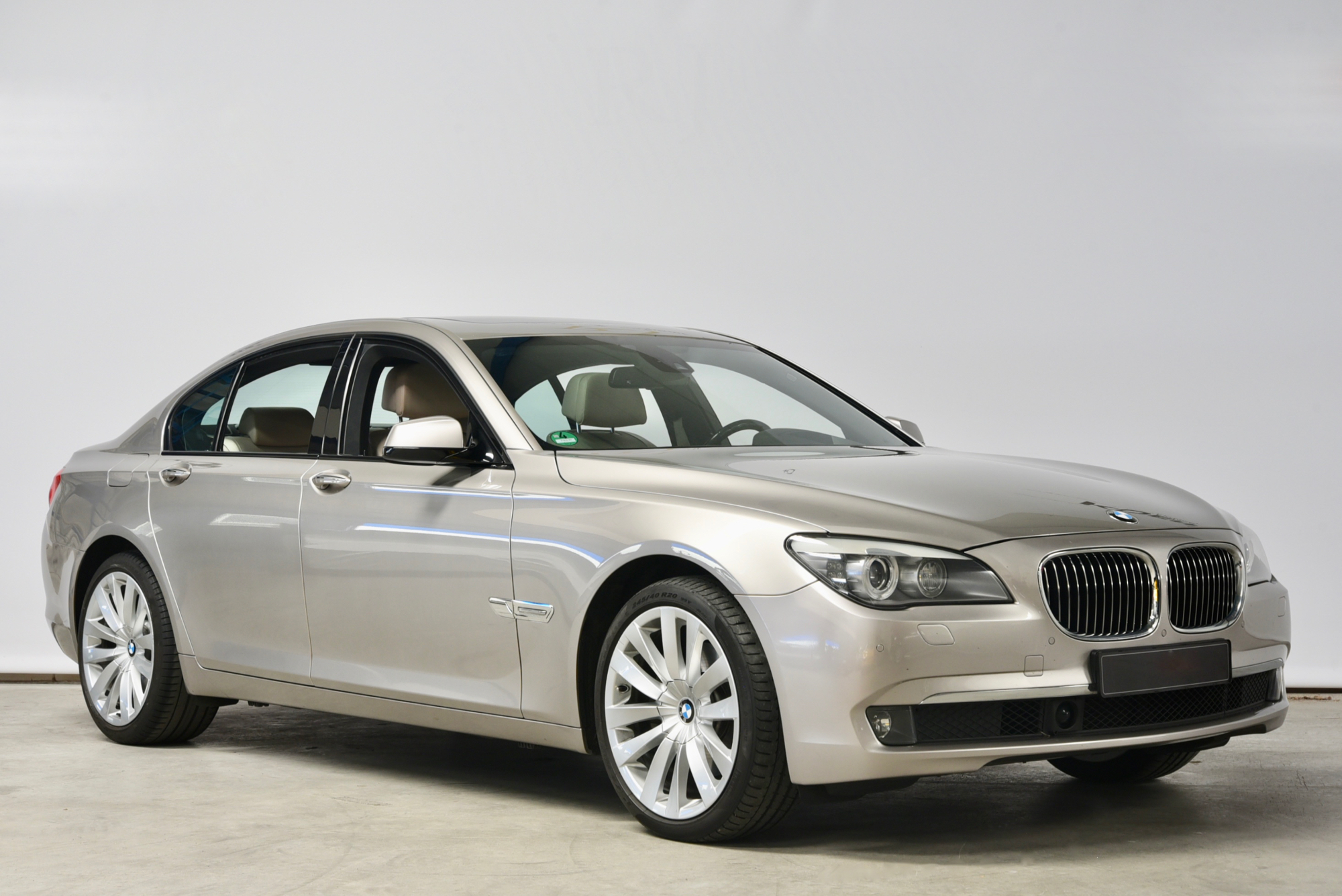 Bmw 740 2010